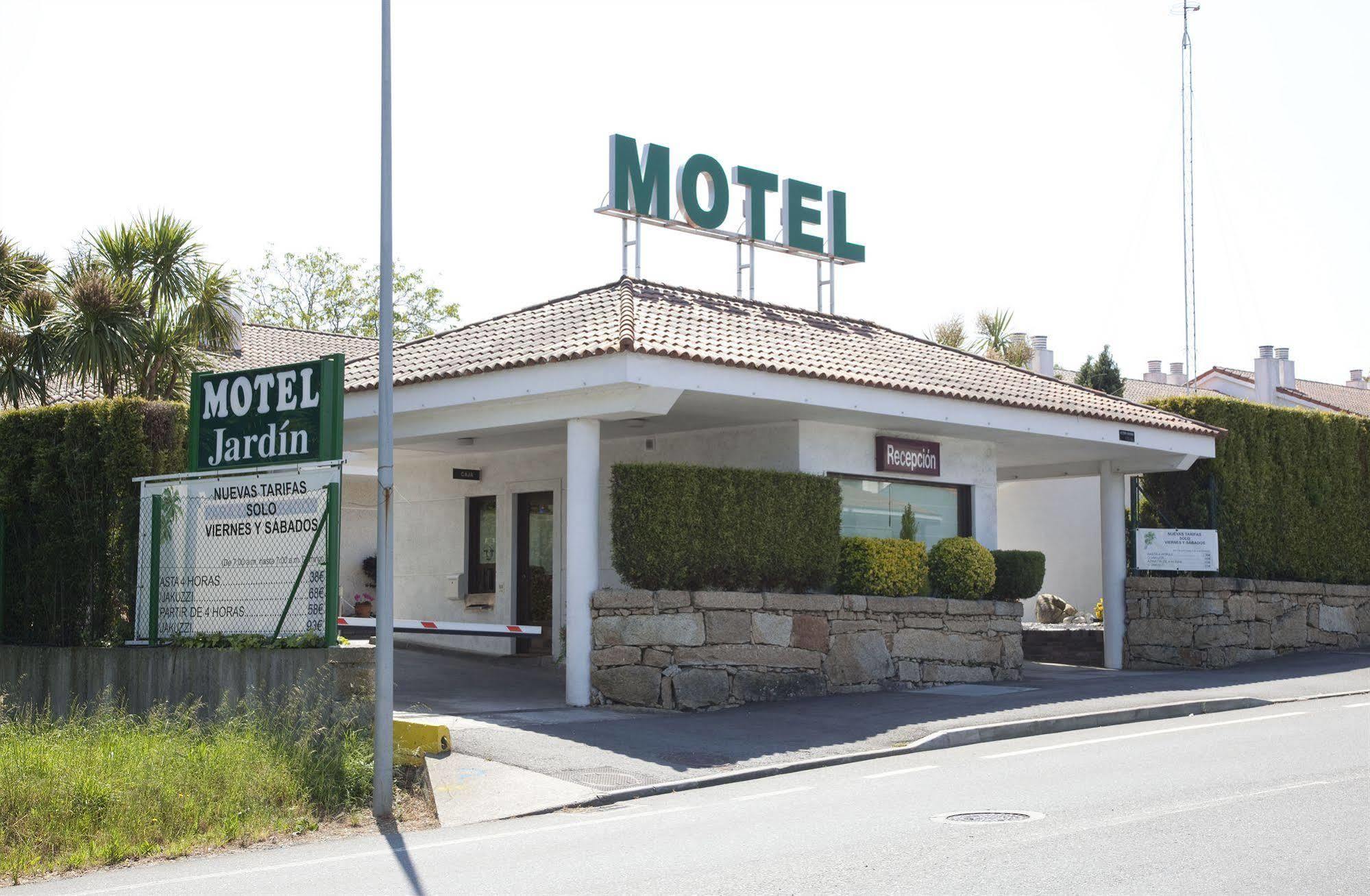 Motel Jardin Oleiros Exterior photo