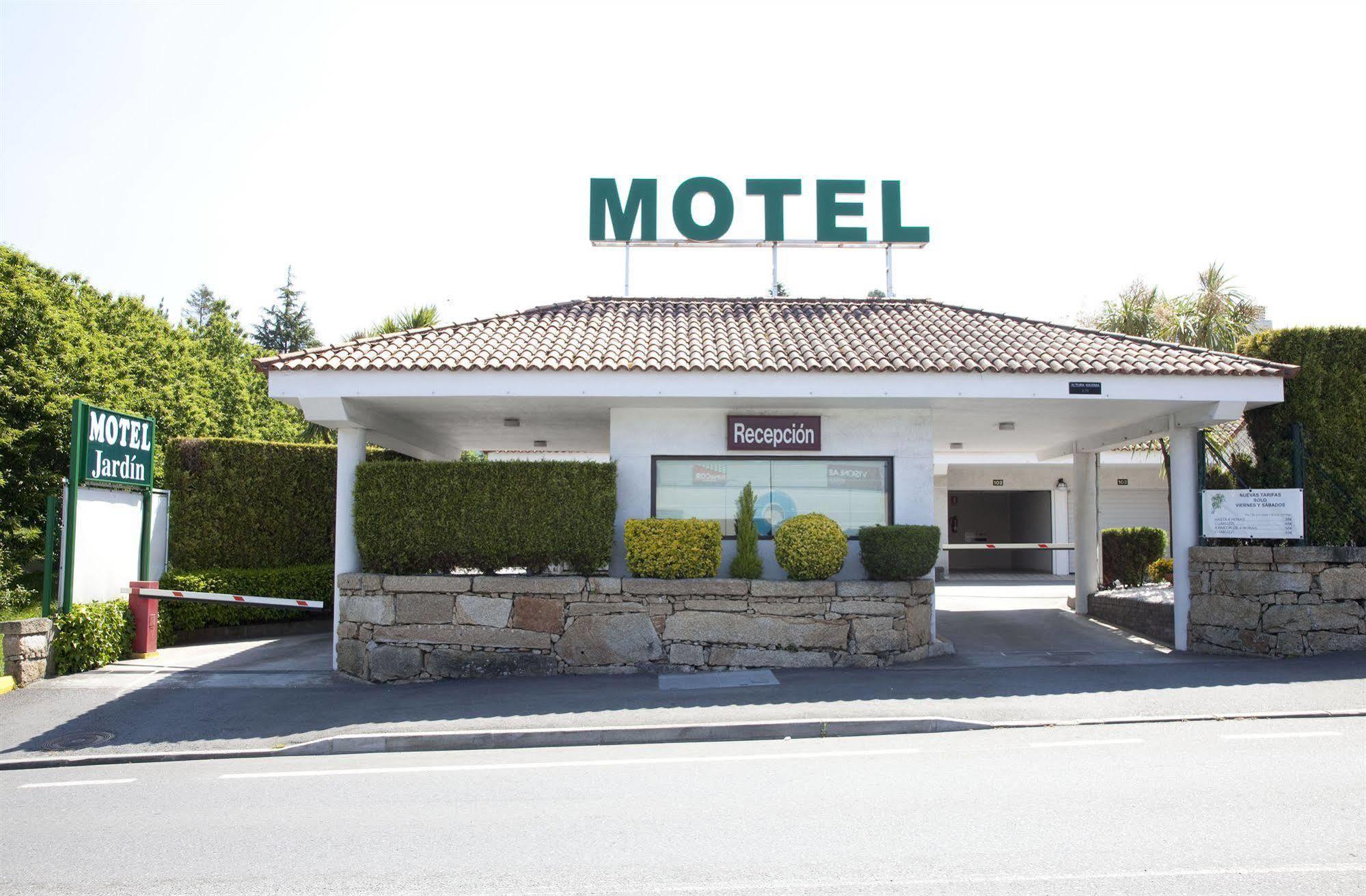 Motel Jardin Oleiros Exterior photo